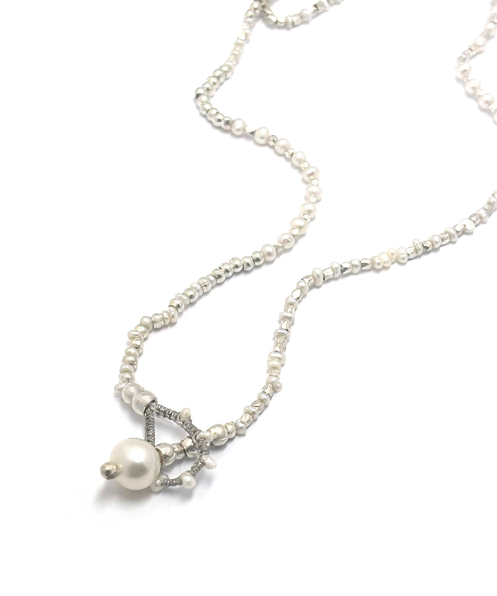 pearl / silver beads necklace