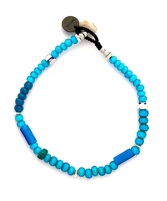 white hearts bracelet / blue