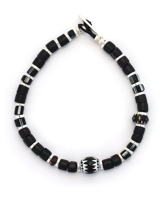 trade beads bracelet / black chevron beads