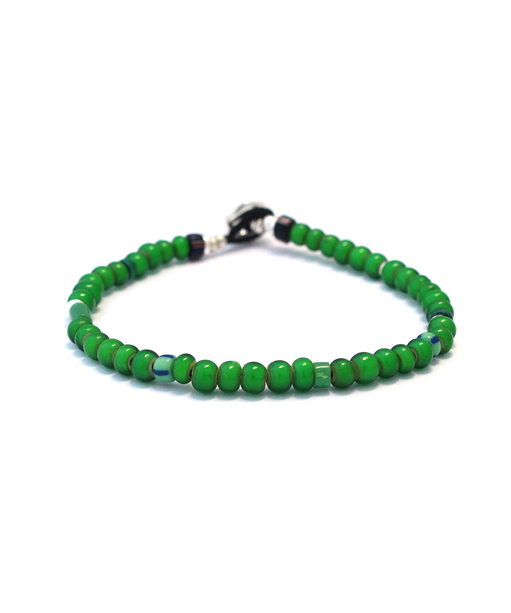 trade beads bracelet / green white hearts