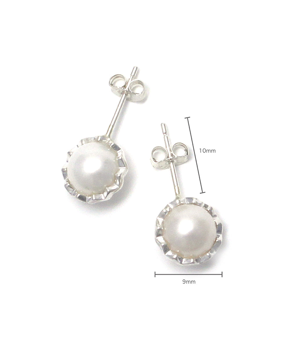silver / freshwater pearl pierce