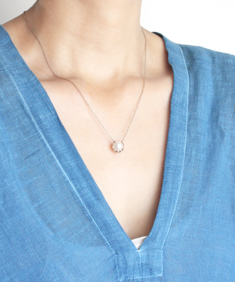 silver / freshwater pearl snake necklace