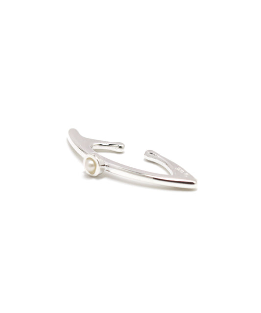 meteor ear cuff long / silver pearl
