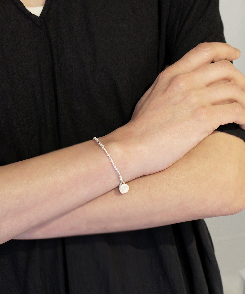 karen silver pearl bracelet / silver