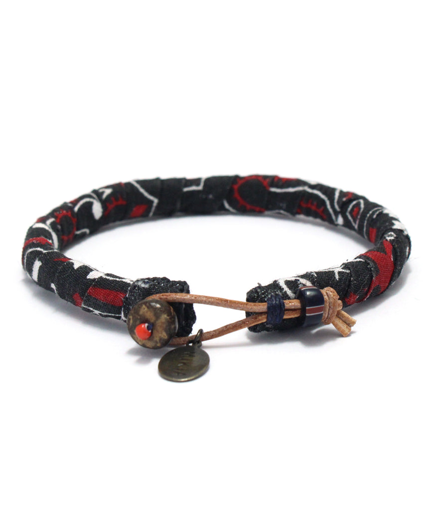 bandana bracelet / black × red