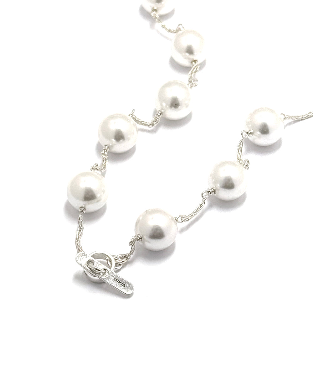 pearl necklace