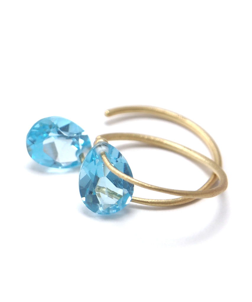 k18/ drop cut blue topaz pierce