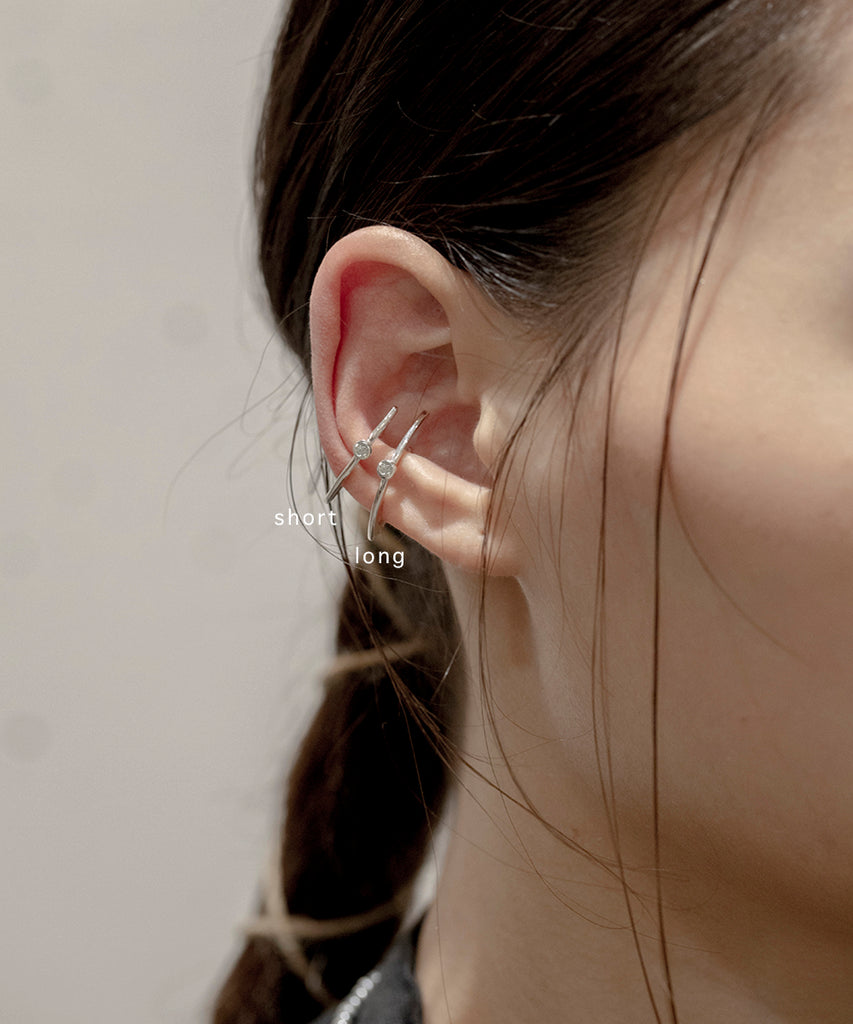 meteor ear cuff short / silver diamond